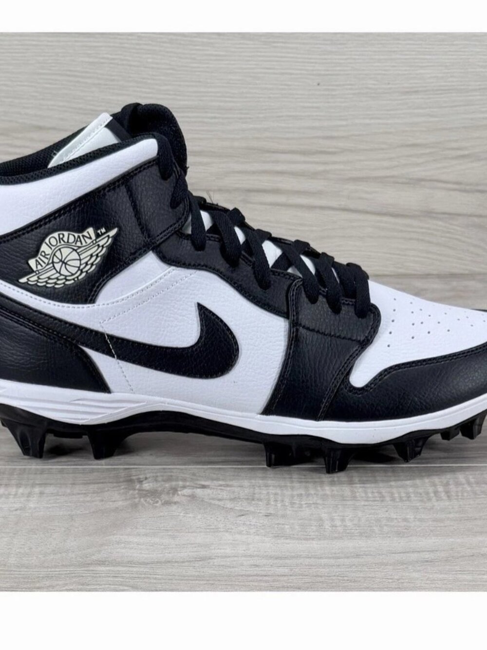 Jordan 1 Mid TD Panda Men’s Size 14 White Black Football Cleats FJ6805-100